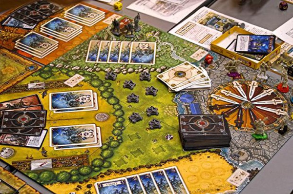  «Настольная игра Days Of Wonder Shadows Over Camelot (7401)», бренда Days Of Wonder - фото №1