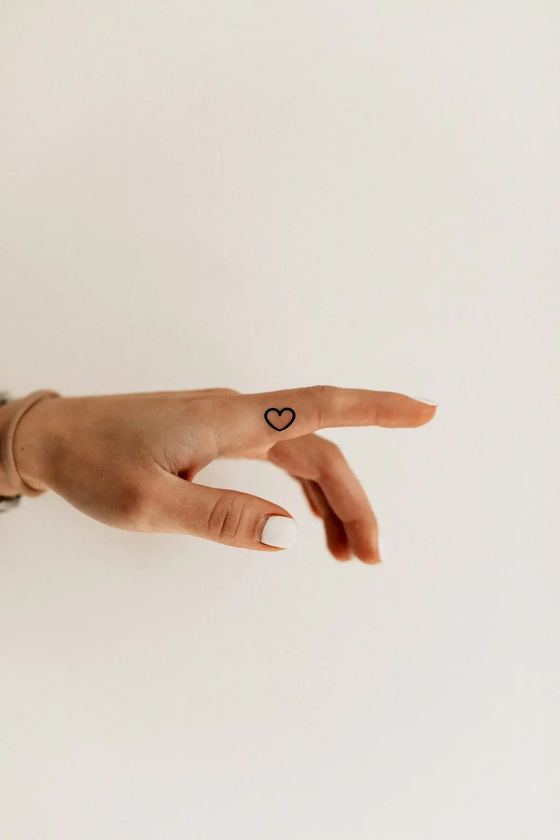  «Тимчасове тату Tattooshka Сердечки з діамантами (WM-075)», бренда Tattooshka - фото №1