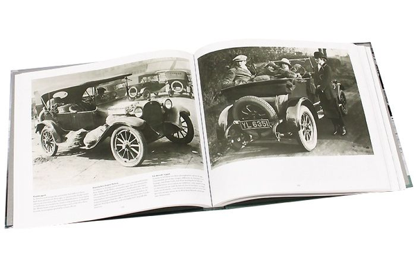 Бумажная книга «Cars: The Early Years / Die Anfange des Automobils / Les debuts de l'Automobile», автор Брайан Лабан - фото №1
