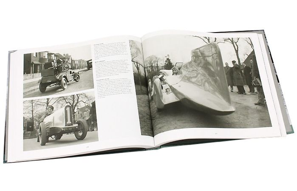 Бумажная книга «Cars: The Early Years / Die Anfange des Automobils / Les debuts de l'Automobile», автор Брайан Лабан - фото №1