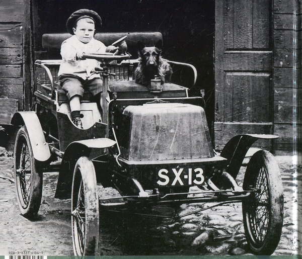 Бумажная книга «Cars: The Early Years / Die Anfange des Automobils / Les debuts de l'Automobile», автор Брайан Лабан - фото №1