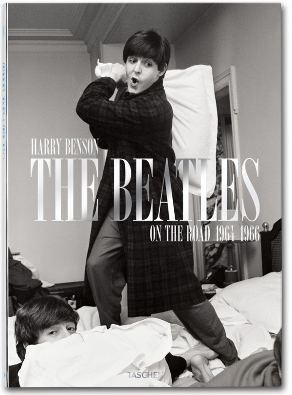 Паперова книга «The Beatles», автор Гаррі Бенсон - фото №1