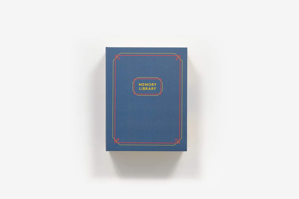 Бумажная книга «My Memory Library (Kit). Record Your Life on Date-Stamped Cards» - фото №1