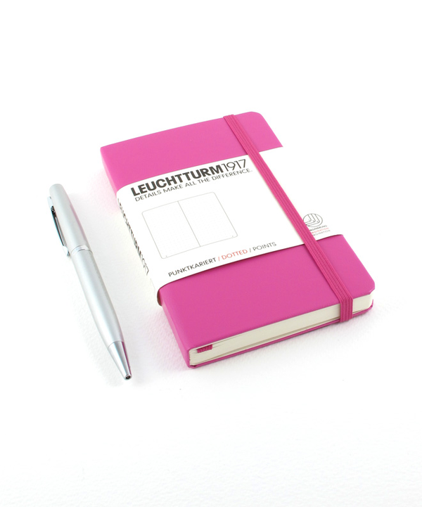 «Карманная записная книжка Leuchtturm1917 клетка розовая (339593)», бренда Leuchtturm1917 - фото №1