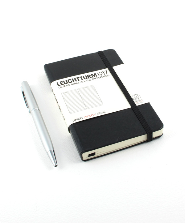  «Карманная записная книжка Leuchtturm1917 чистые листы черная (317257)», бренда Leuchtturm1917 - фото №1