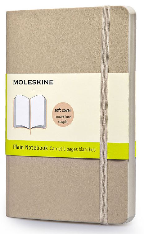  «Карманная записная книжка Moleskine Classic Soft нелинованная бежевая (QP613G4#9788867323586)», бренда Moleskine - фото №1