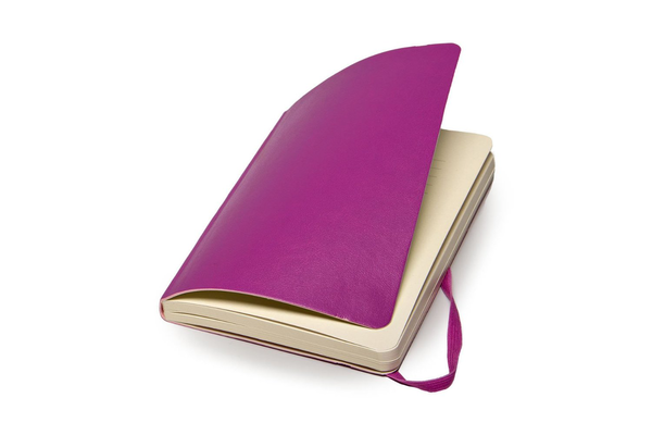  «Карманная записная книжка Moleskine Classic Soft в точку маджента (QP614H4#9788867323562)», бренда Moleskine - фото №1