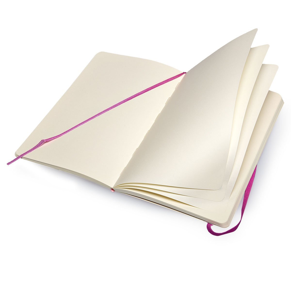 «Записная книжка Moleskine Classic Soft нелинованная маджента (QP618H4)», бренда Moleskine - фото №1