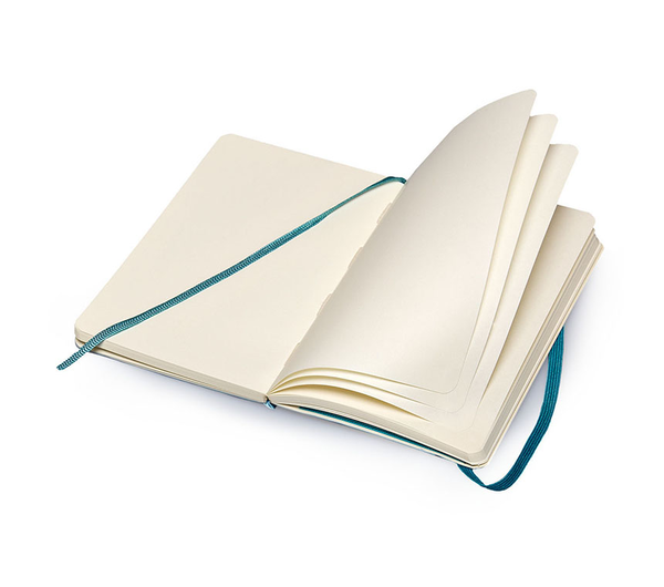  «Записная книжка Moleskine Coloured в мягком переплете Аквамарин нелинованная (978-88-6732-371-5#9788867323715#QP618B6)», бренда Moleskine - фото №1