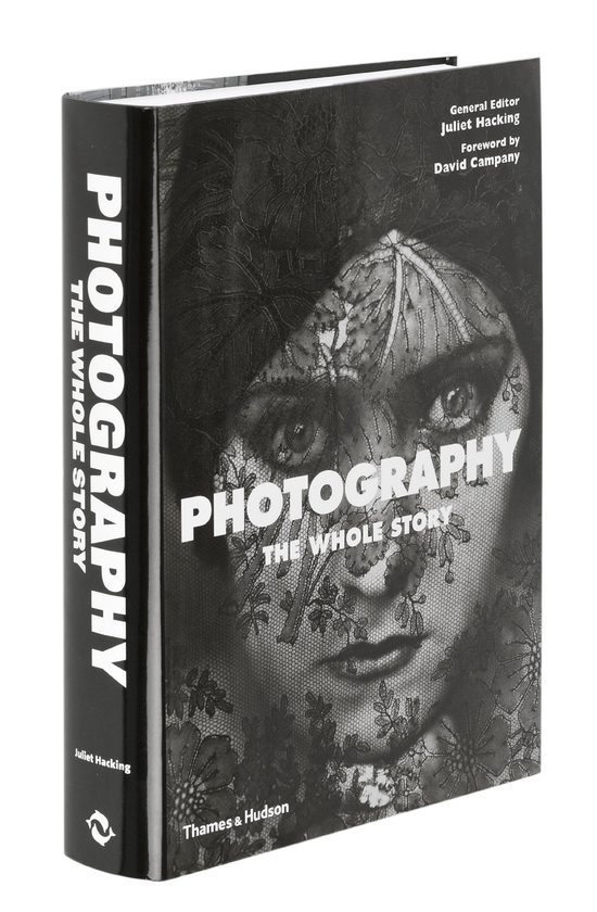 Бумажная книга «Photography: The Whole Story», авторов Джульетта Хакинг, Дэвид Кемпени - фото №1