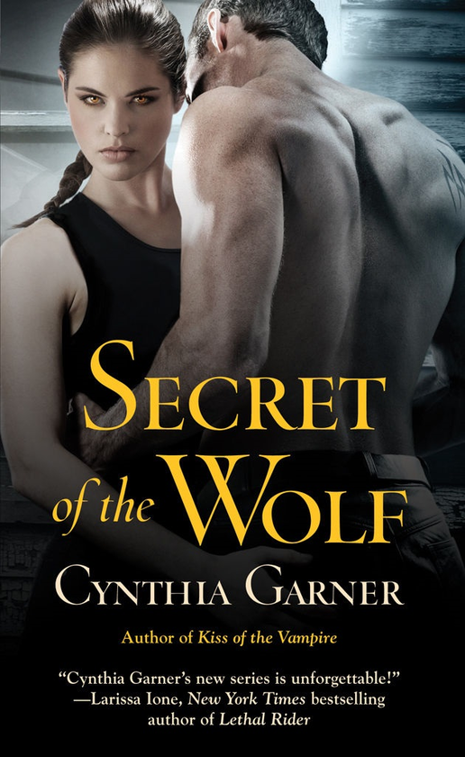 Бумажная книга «Secret of the Wolf : Number 2 in series», автор Синтия Гарнер - фото №1
