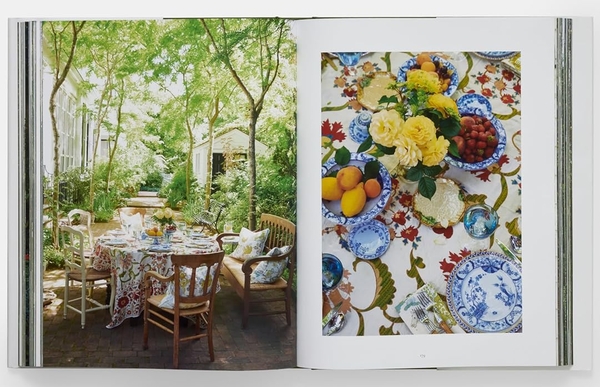 Бумажная книга «Glorious Gardens: Private Edens of the World's Leading Interior Designers», автор Дара Капонигро - фото №1