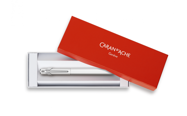 «Перьевая ручка Caran d'Ache 849 белая (840.001)», бренда Caran d'Ache - фото №1