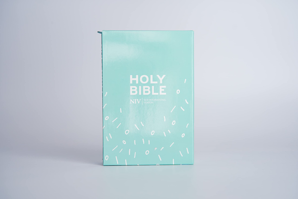 Бумажная книга «NIV Pocket Mint Soft-tone Bible with Zip» - фото №1