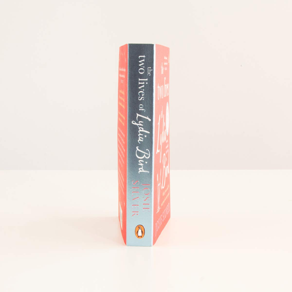 Бумажная книга «The Two Lives of Lydia Bird», автор Джози Силвер - фото №1