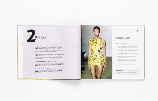 Бумажная книга «Draping. Techniques for Beginners», авторов Франческа Стерлаччи, Барбара Арата-Гавере - фото №1