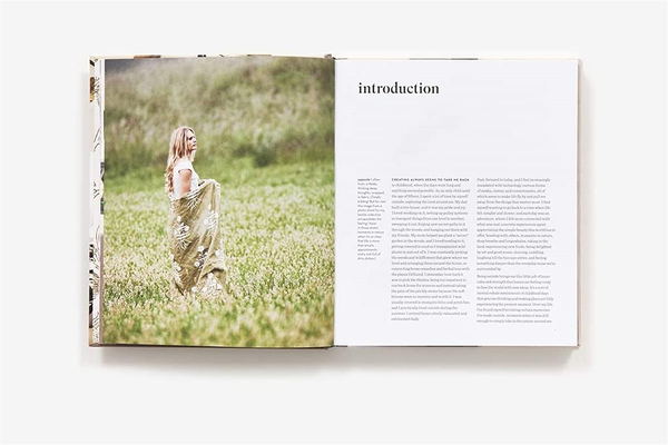 Бумажная книга «Down to Earth. Laid-back Interiors for Modern Living», автор Лорен Лисс - фото №1
