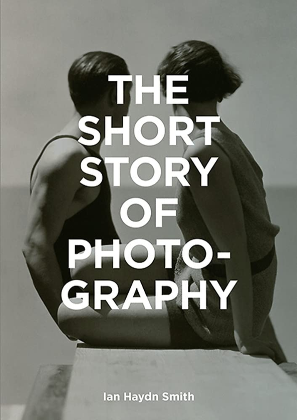 Бумажная книга «The Short Story of Photography», автор Айан Гайдн Смит - фото №1
