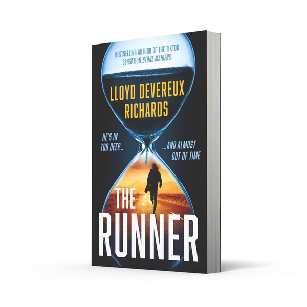 Бумажная книга «The Runner», автор Ллойд Деверо Ричардс - фото №1