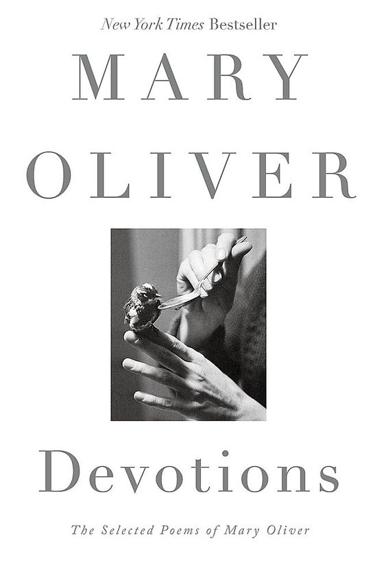 Паперова книга «Devotions», автор Мері Олівер - фото №1