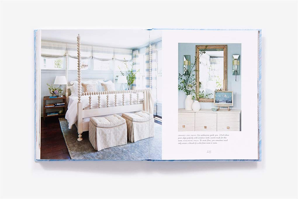 Бумажная книга «Coastal Blues. Mrs. Howard's Guide to Decorating with the Colors of the Sea and Sky», автор Фиби Говард - фото №1