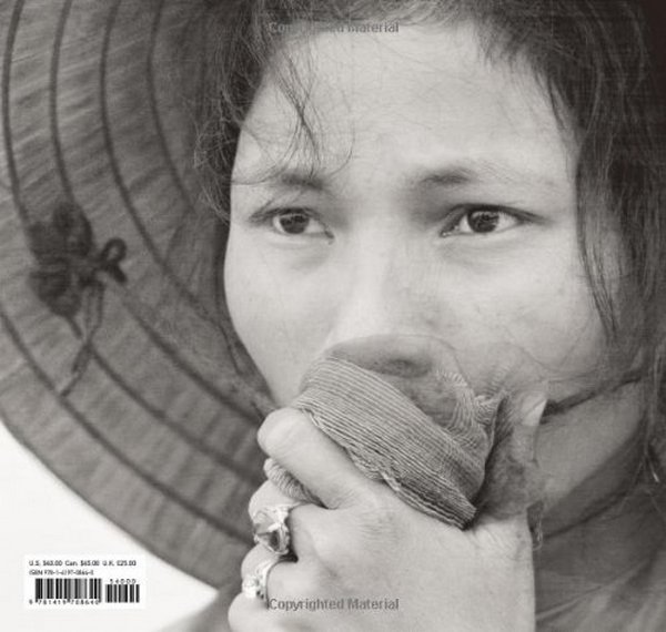 Бумажная книга «Vietnam. The Real War. A Photographic History by the Associated Press», автор Пит Хэмилл - фото №1