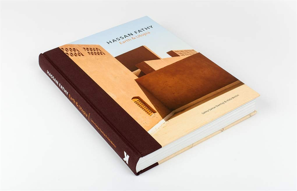 Бумажная книга «Hassan Fathy. Earth and Utopia», автор Виола Бертини - фото №1