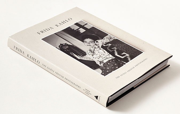 Бумажная книга «Frida Kahlo. The Gisèle Freund Photographs», автор Жерар де Кортанз - фото №1