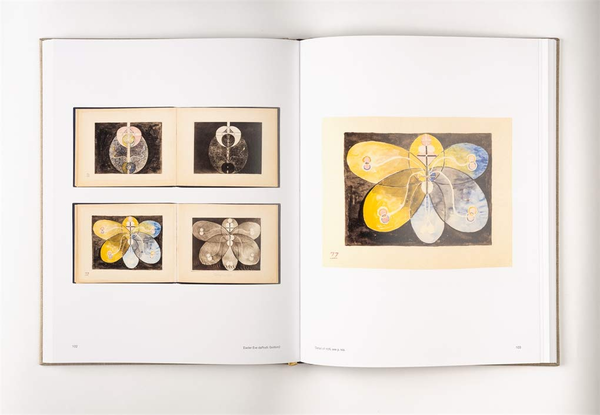 Бумажная книга «Hilma af Klint. The Blue Books. 1906-1915», авторов Даниэль Бирнбаум, Курт Альмквист - фото №1