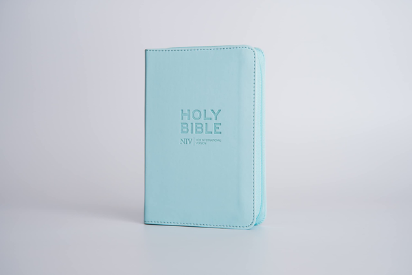 Бумажная книга «NIV Pocket Mint Soft-tone Bible with Zip» - фото №1