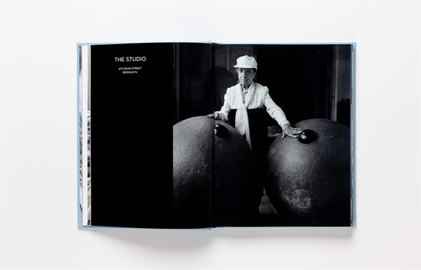 Бумажная книга «Louise Bourgeois. An Intimate Portrait», автор Жан-Франсуа Жоссо - фото №1
