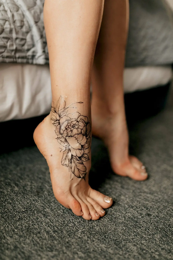«Тимчасове тату Tattooshka Піон на гілці (TH-386)», бренда Tattooshka - фото №1