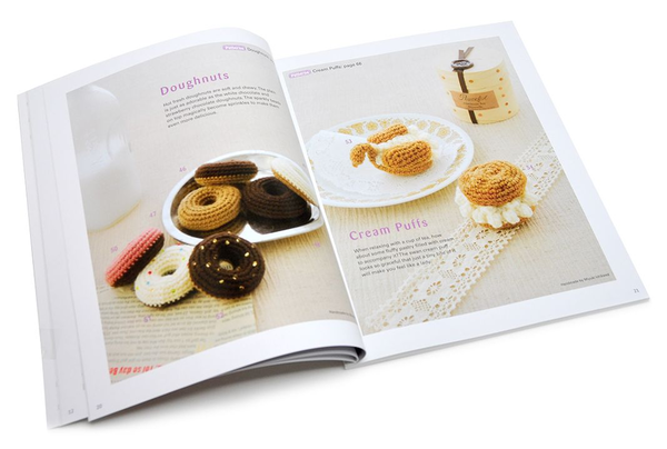 Паперова книга «Amigurumi Sweets», автор Міюкі Ічікава - фото №1