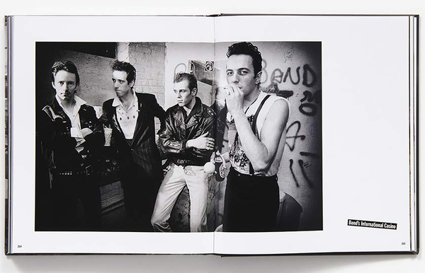 Бумажная книга «Punk, Post Punk, New Wave: Onstage, Backstage, In Your Face, 1978-1991», автор Майкл Грекко - фото №1