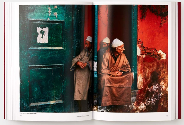 Бумажная книга «Untold. The Stories Behind the Photographs», авторов Керри Уильям Перселл, Стив Маккарри - фото №1