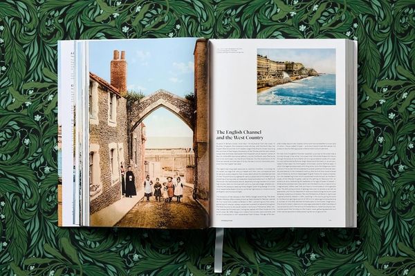 Паперова книга «The British Isles 1900. A Portrait in Colour», автор Себастьян Добсон - фото №1