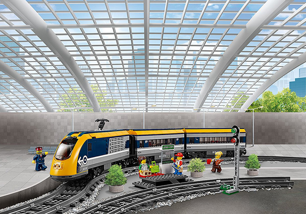  «Конструктор LEGO City Пассажирский поезд 677 деталей (60197)», бренда LEGO - фото №1