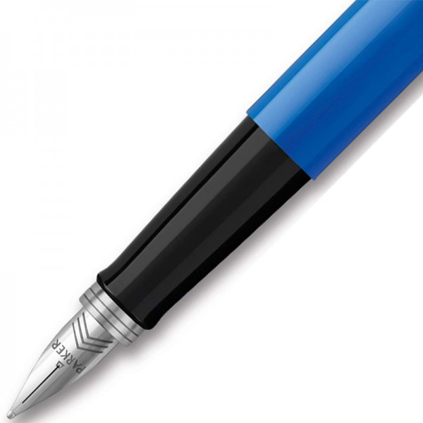 «Ручка перьевая Parker Jotter 17 Plastic Blue CT FP M (15 112)», бренда Parker - фото №1