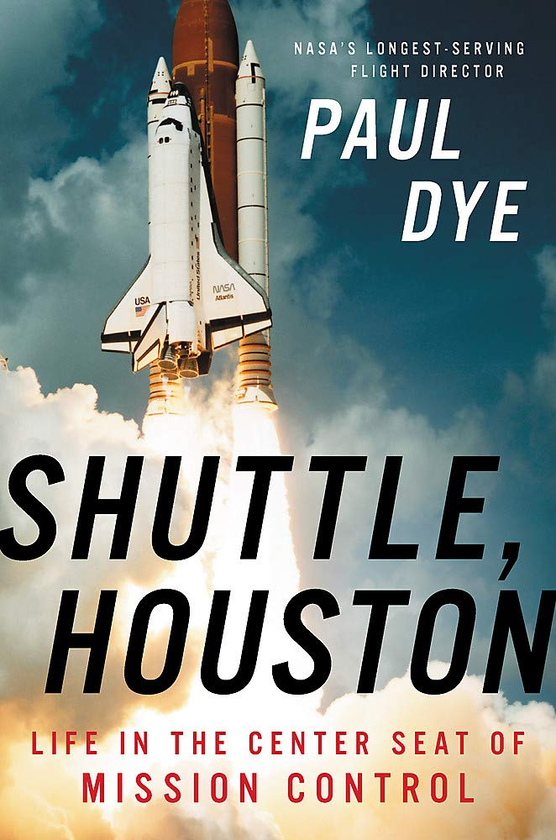 Бумажная книга «Shuttle, Houston. My Life in the Center Seat of Mission Control», автор Пол Дай - фото №1