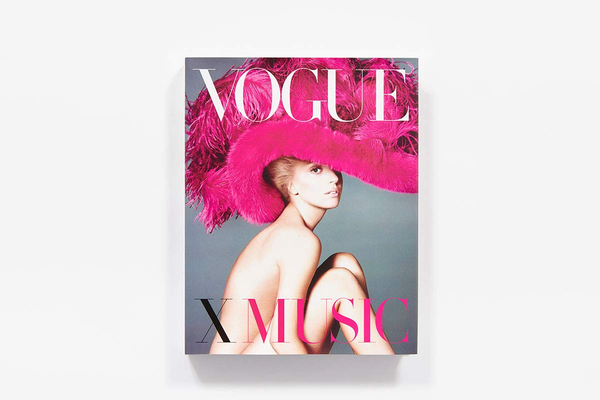 Бумажная книга «Vogue x Music», автор Редакторы американского Vogue - фото №1