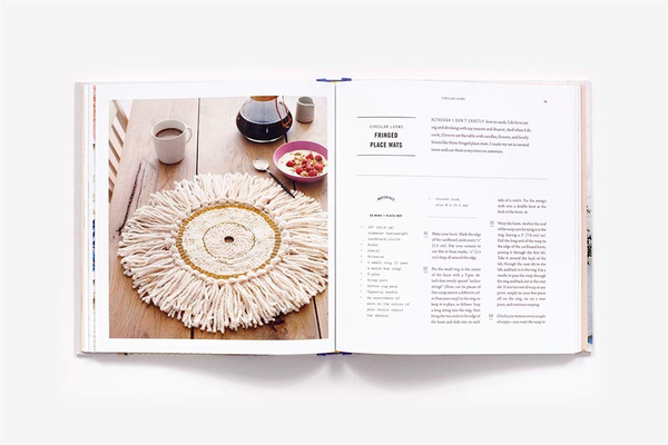 Бумажная книга «On the Loom. A Modern Weaver's Guide», автор Мэриэнн Муди - фото №1