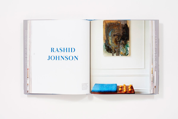 Бумажная книга «Artists Living with Art», авторов Аманда Бенчли, Стейси Герген - фото №1