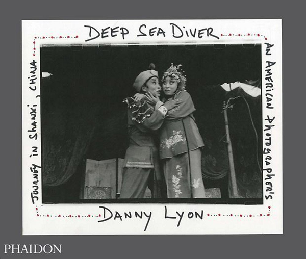 Бумажная книга «Deep Sea Diver : An American Photographer's Journey in Shanxi, China», автор Дэнни Лион - фото №1