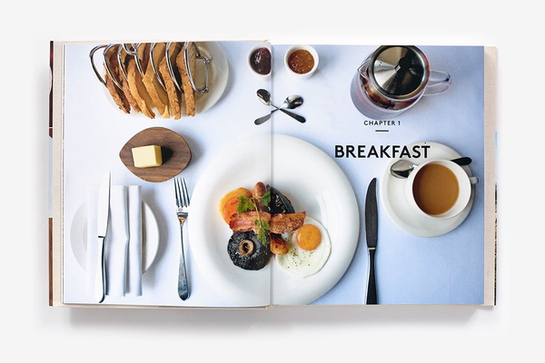 Бумажная книга «The British Table: A New Look at the Traditional Cooking of England, Scotland, and Wales», авторов Колман Эндрюс, Кристофер Хершемер - фото №1