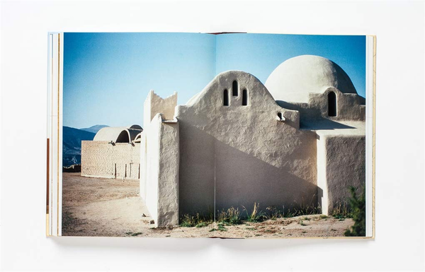 Бумажная книга «Hassan Fathy. Earth and Utopia», автор Виола Бертини - фото №1