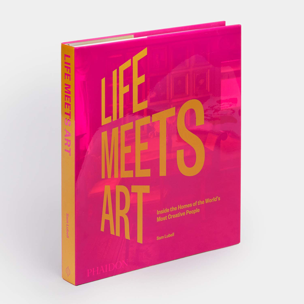Бумажная книга «Life Meets Art: Inside the Homes of the World's Most Creative People» - фото №1