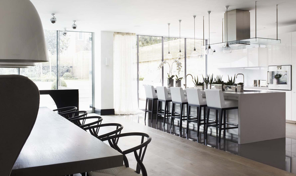 Паперова книга «Kelly Hoppen Design Masterclass. How to Achieve the Home of Your Dreams», авторів Гелен Чіслетт, Келлі Хоппен - фото №1