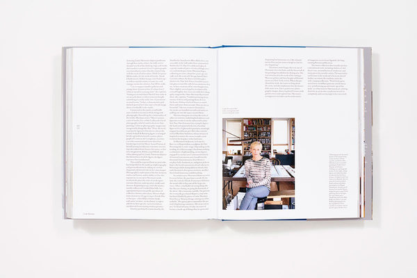 Бумажная книга «Artists Living with Art», авторов Аманда Бенчли, Стейси Герген - фото №1