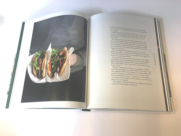 Бумажная книга «Baking School. The Bread Ahead Cookbook», авторов Джастин Геллатли, Луиза Геллатли, Мэтью Джонс - фото №1