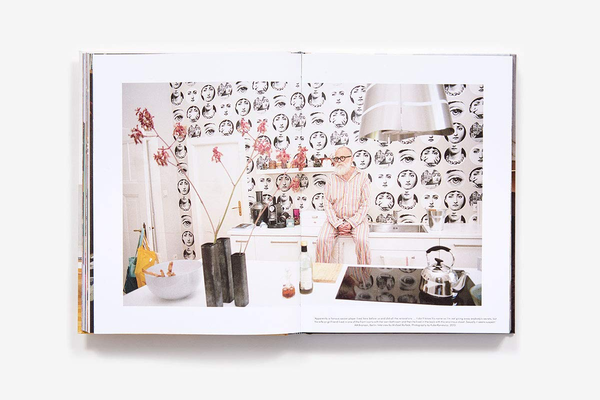 Паперова книга «The World of Apartamento: ten years of everyday life interiors», авторів Начо Алегре, Омар Соса - фото №1